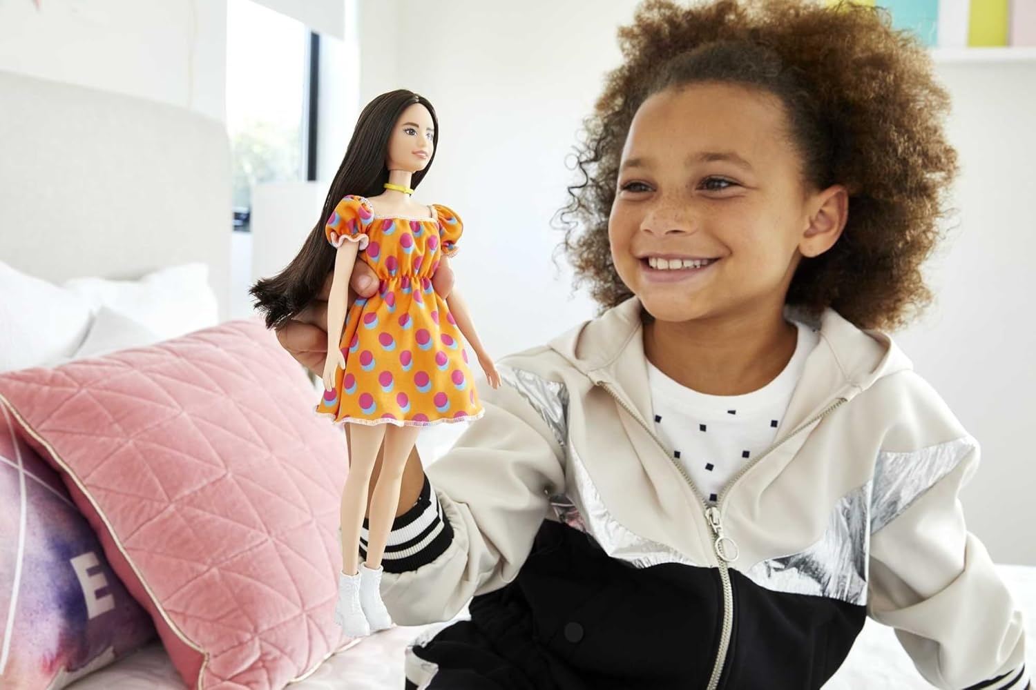 imageBarbie Fashionistas Dolls Toy for Kids 3 to 8 Years Old An white