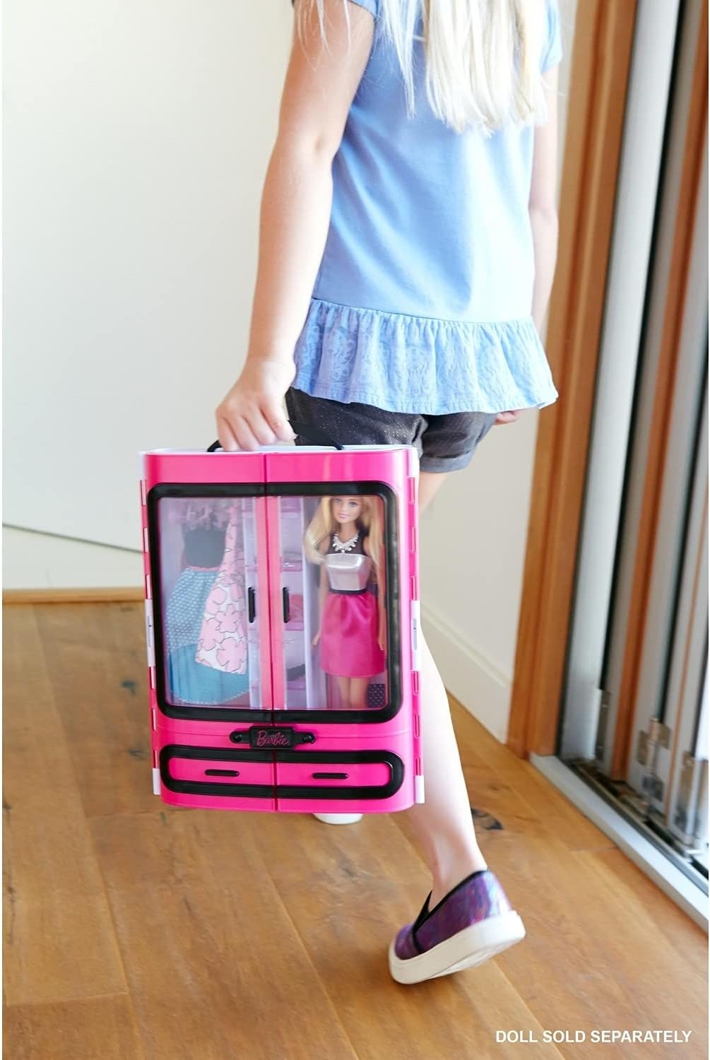 imageBarbie Fashionistas Ultimate Closet Portable Fashion Toy with Clothing Accessories and Hangars for 3 to 8 Year Olds