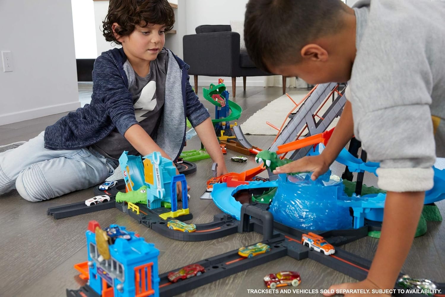 image:imageHot Wheels City Car Wash and Giant GatorGator Car Wash