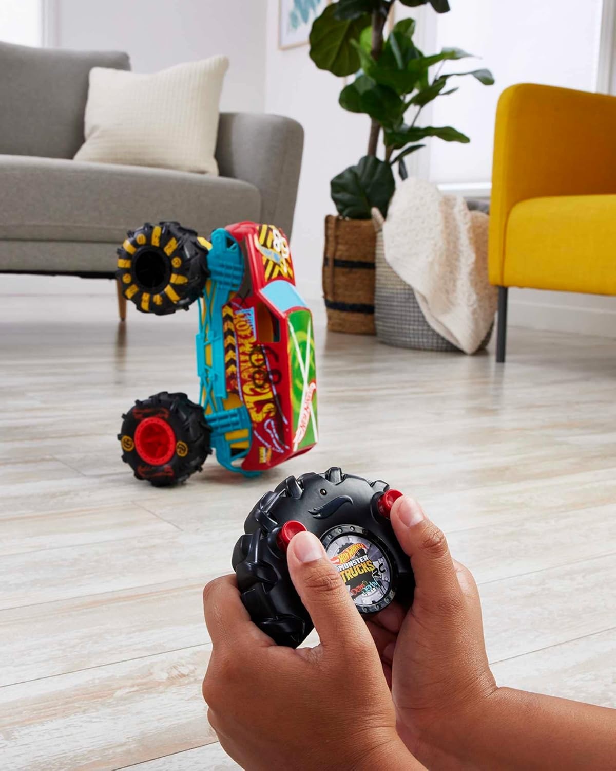 image:imageHot Wheels Monster Trucks RC Toy RemoteControl Transforming Rhinomite in 112 Scale amp 164 Scale Race Ace Converts into Launcher Connects to TrackDemo Derby