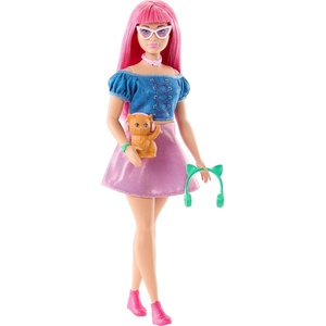 Barbie Mysteries: Beach Detectives Ken Doll Wearing Removeable Signature Outfit with Storytelling Accessories, Including Apron & Snacks(Daisy)